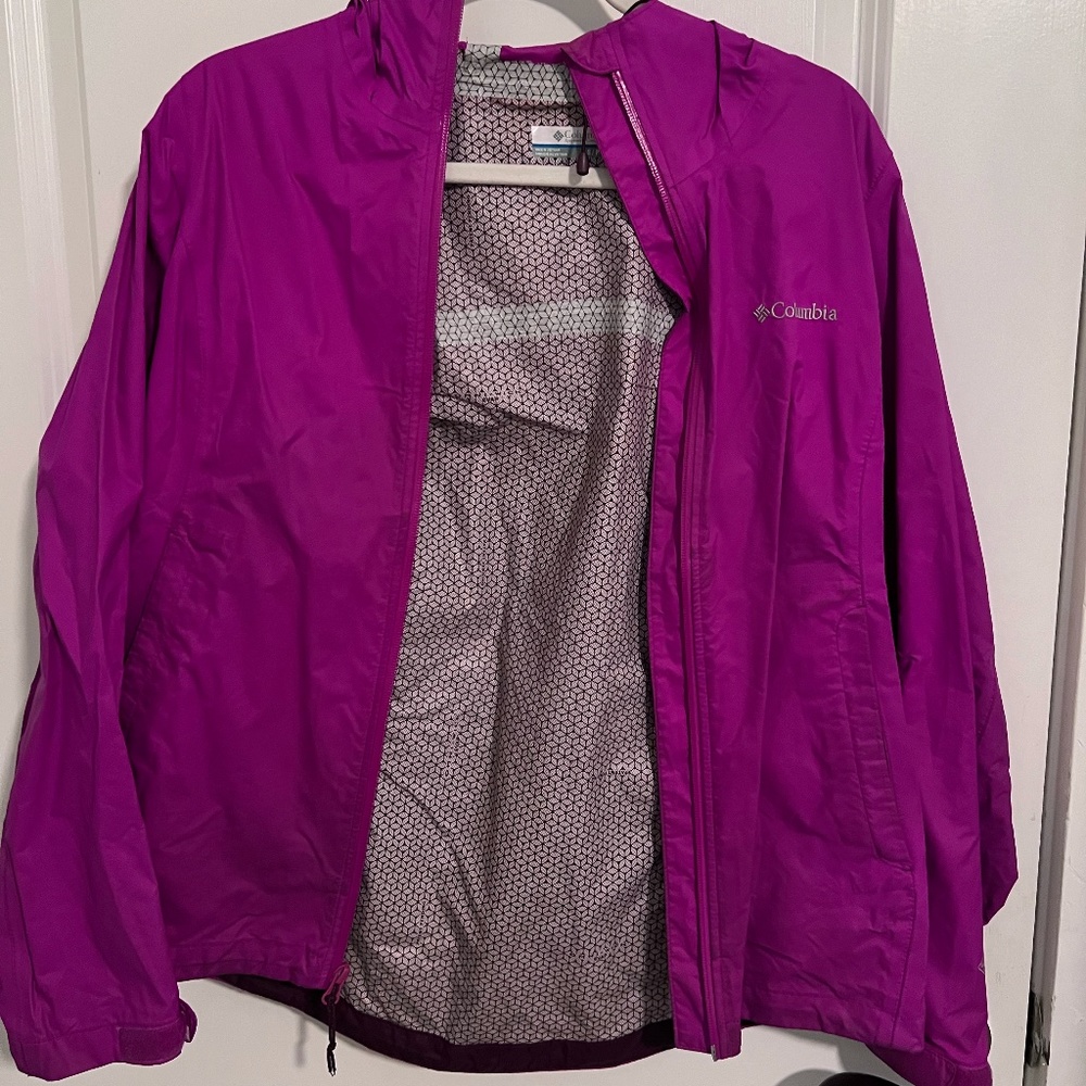 USED- Columbia Women's Rain Jacket
